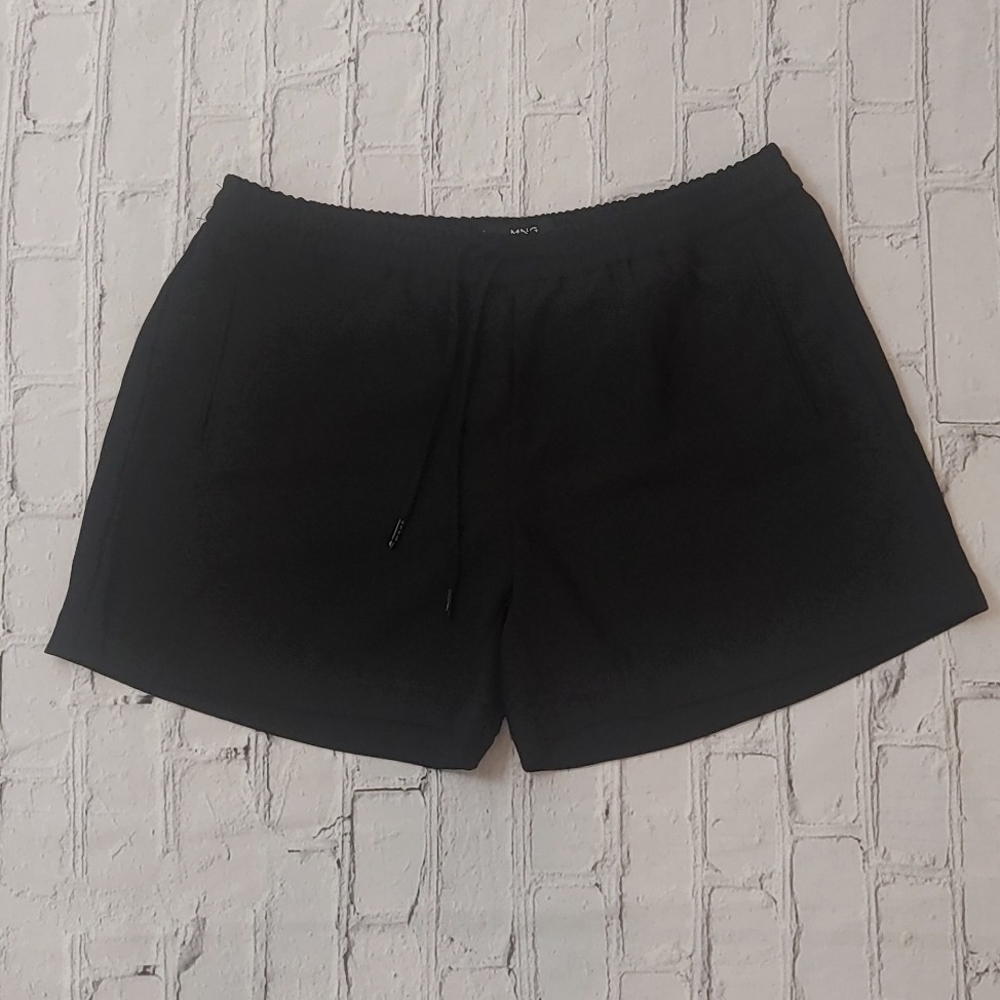 MNG basics Shorts Size Small